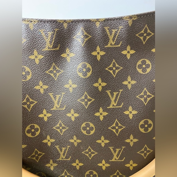 Authentic Pre Loved Louis Vuitton Looping GM Shoulder Bag - Picture 15 of 17